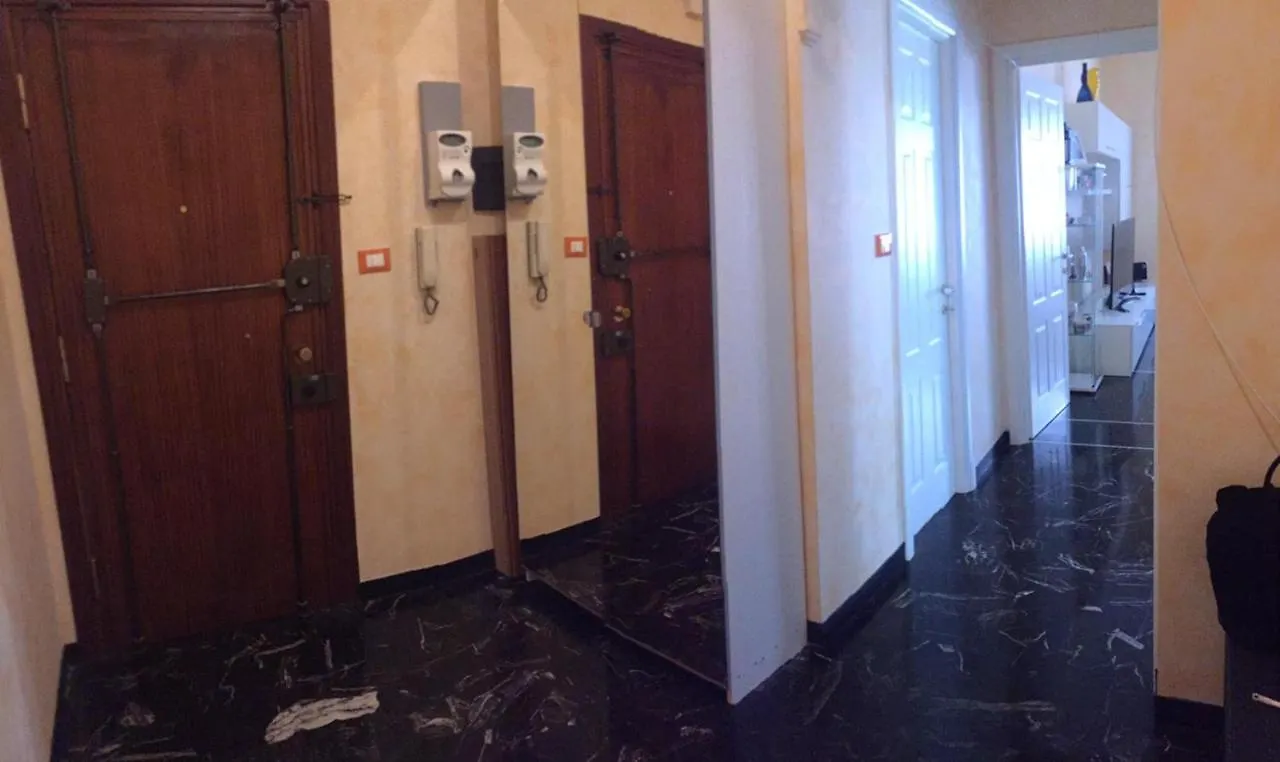 Bumby'S Apartment Genova Italia